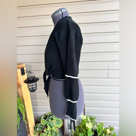 NWT Promesa front wrap tie cardigan in black with white detailing - Picture 8 of 13